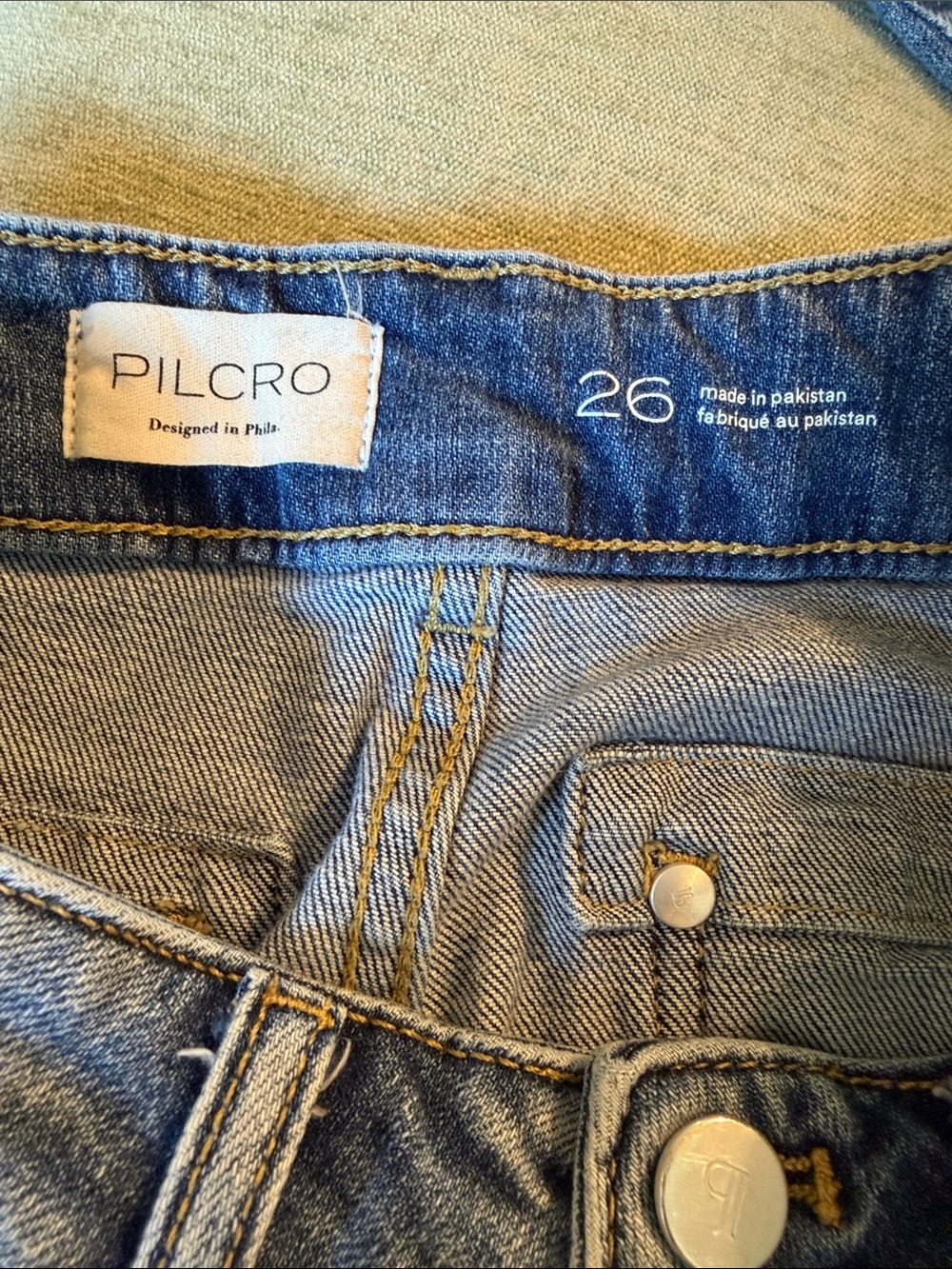 Pilcro Wandered Jean. Size 26 - Picture 12 of 12